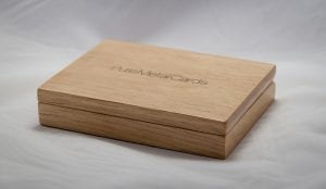 pure_metal_cards_wood_presentation_natural oak case_img_6793