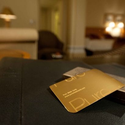 Pure Metal Cards gold 18kt card