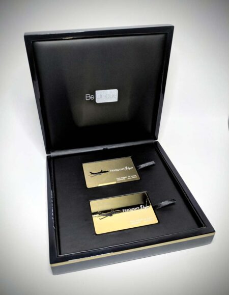 Pure-Metal-Cards-luxury-card-packaging_01 Luxury black wood presentation case with gold Frequent Flyer cards.